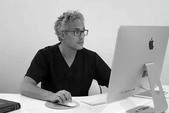 Dr Tarik Ihrai